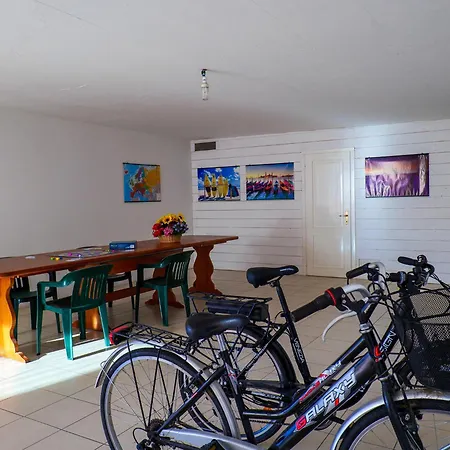 Appartement Rose Rossa Larissa Garten Eg Colico