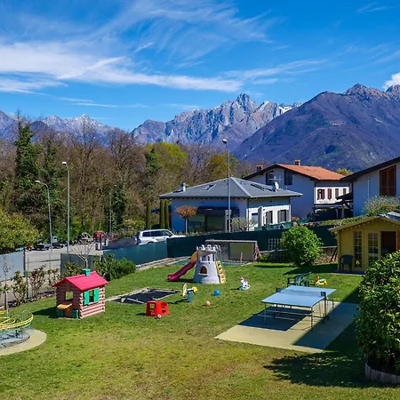 Rose Rossa Larissa Garten Eg Appartement Colico