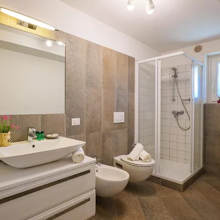 Rose Rossa Larissa Garten Eg *