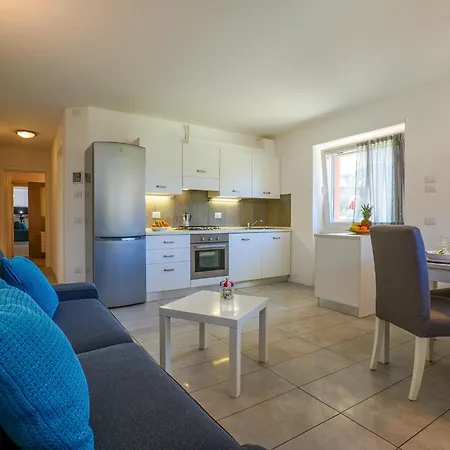 Rose Rossa Larissa Garten Eg * Colico