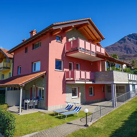 Appartement Rose Rossa Larissa Garten Eg Colico
