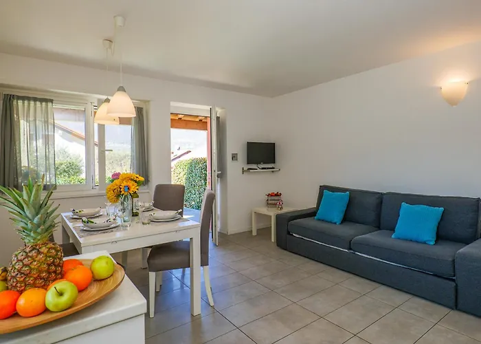 Rose Rossa Larissa Garten Eg